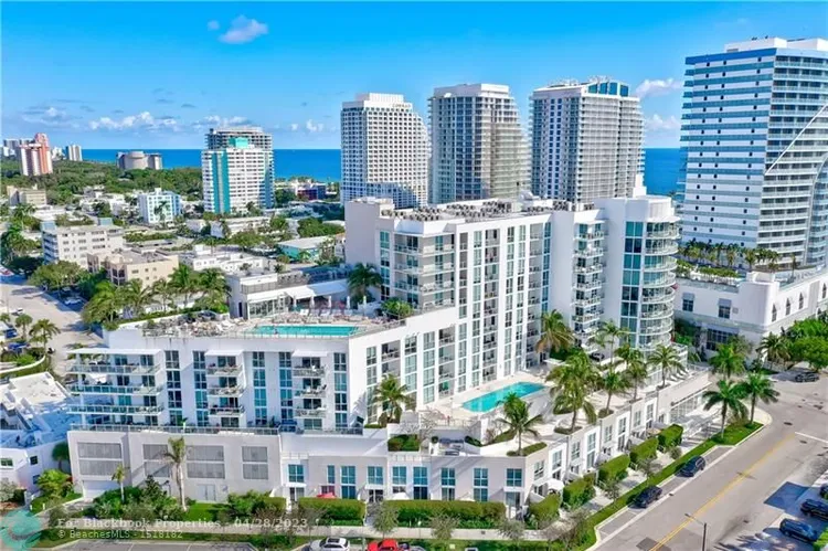 Tiffany House #610 image #38