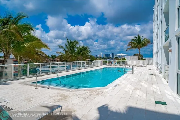 Tiffany House #610 image #41