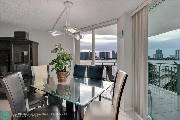 Le Montcalm #402 image #11