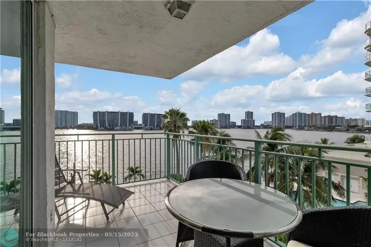 Le Montcalm #402 image #13