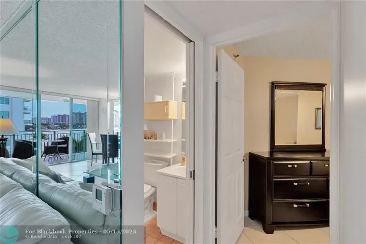 Le Montcalm #402 image #18