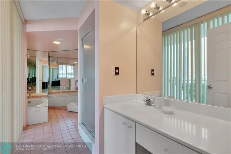 Le Montcalm #402 image #20