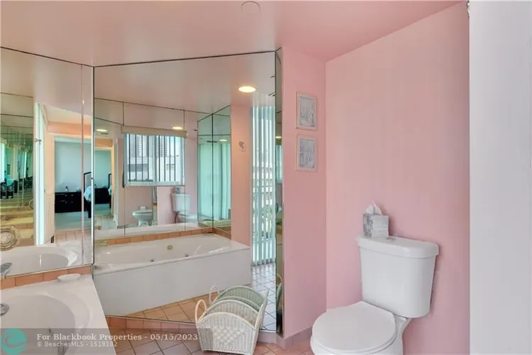 Le Montcalm #402 image #21