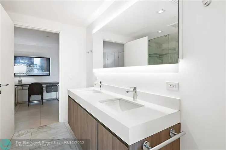 Tiffany House #709 image #11