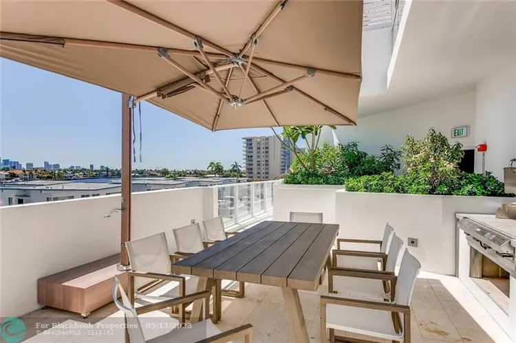 Tiffany House #709 image #19