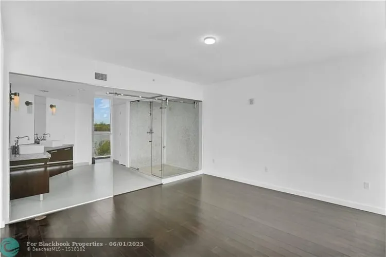 IOS on the Bay #406 image #12