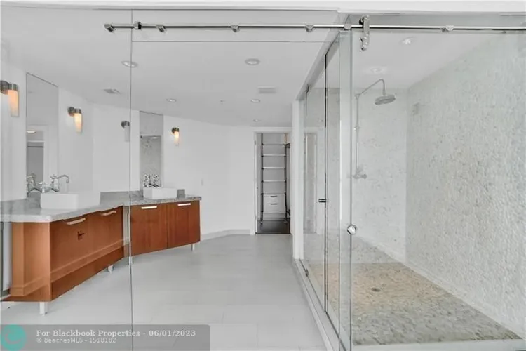 IOS on the Bay #406 image #13