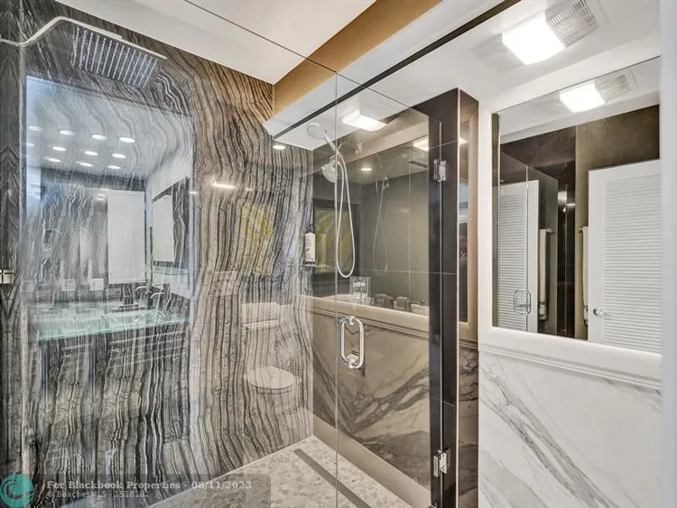 Regency Towers #101 image #24