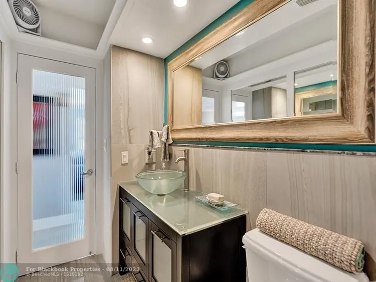 Regency Towers #101 image #29