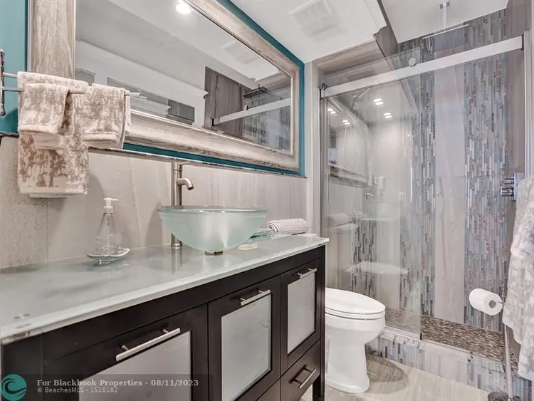 Regency Towers #101 image #30