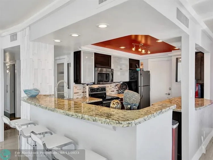 Regency Towers #101 image #9