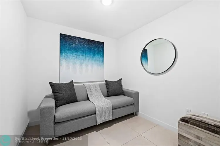 Tiffany House #712 image #10