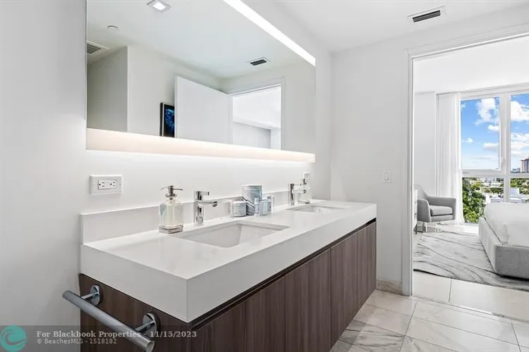 Tiffany House #712 image #7