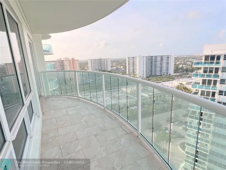 Southpoint Towers #1607N image #10