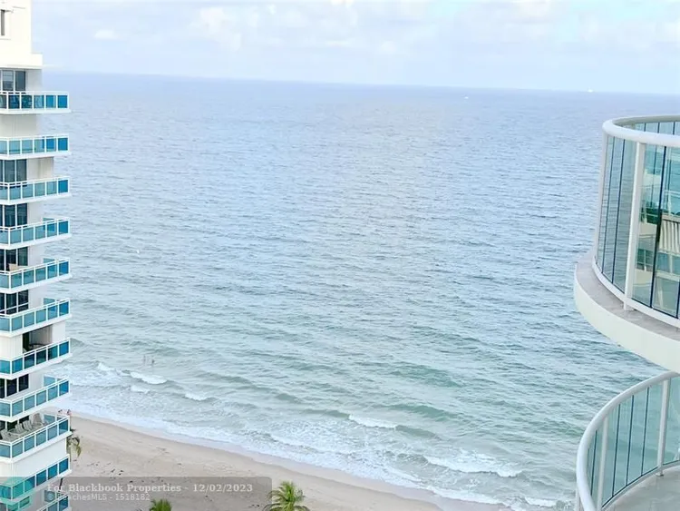 Southpoint Towers #1607N image #11