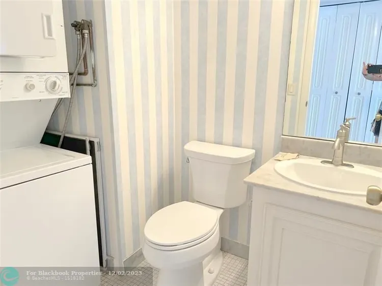 Southpoint Towers #1607N image #8