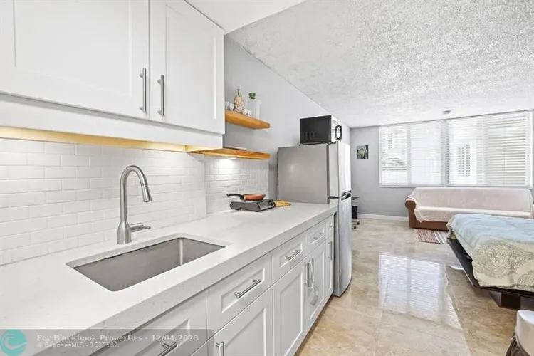 Aventura Beach Club #201 image #9
