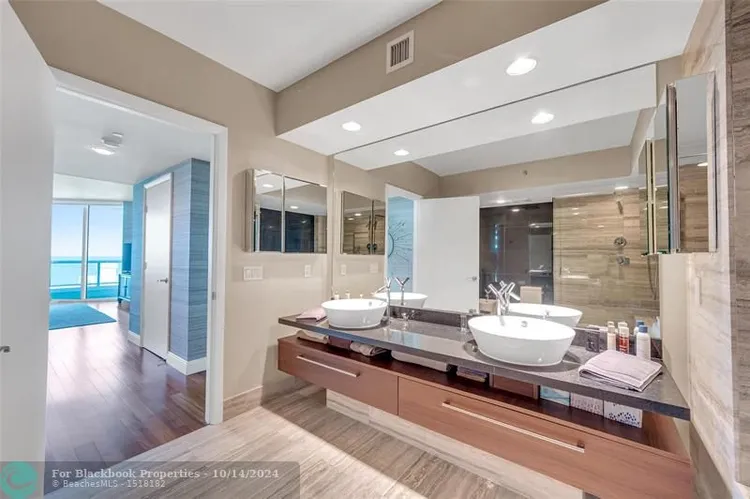 Las Olas Beach Club #1001 image #19