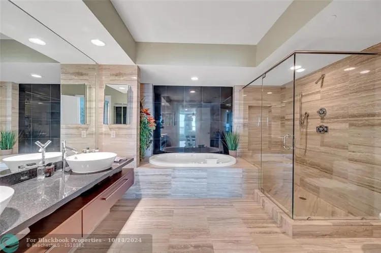 Las Olas Beach Club #1001 image #20