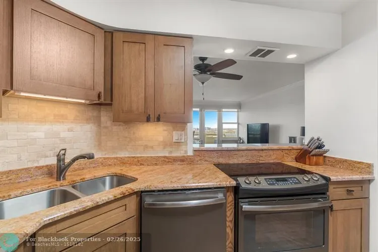 Coral Ridge Towers North #1402 image #10