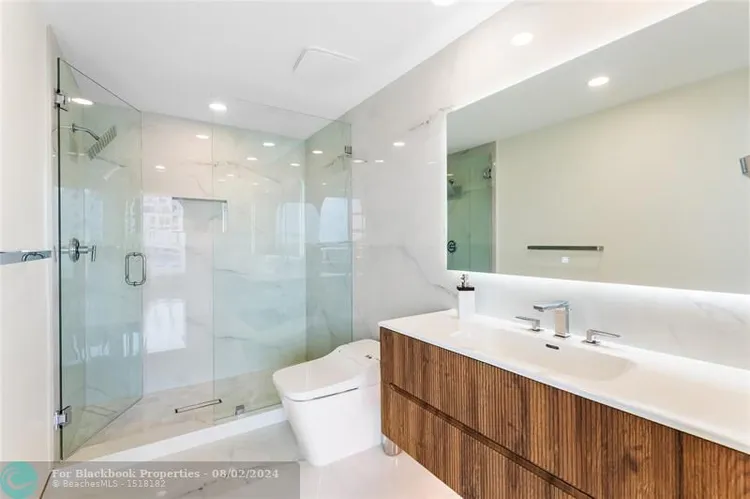 La Rive #401 image #13