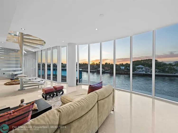 La Rive #401 image #14