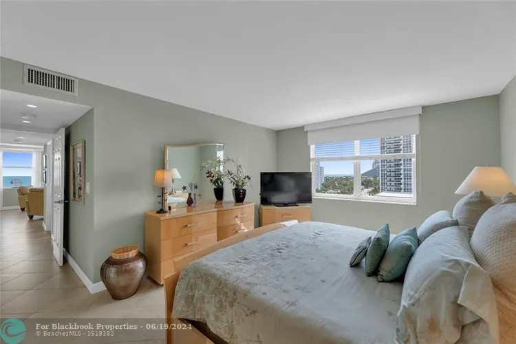 Berkley South #8G image #17