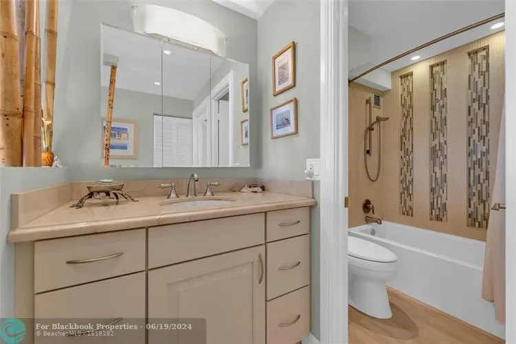 Berkley South #8G image #21