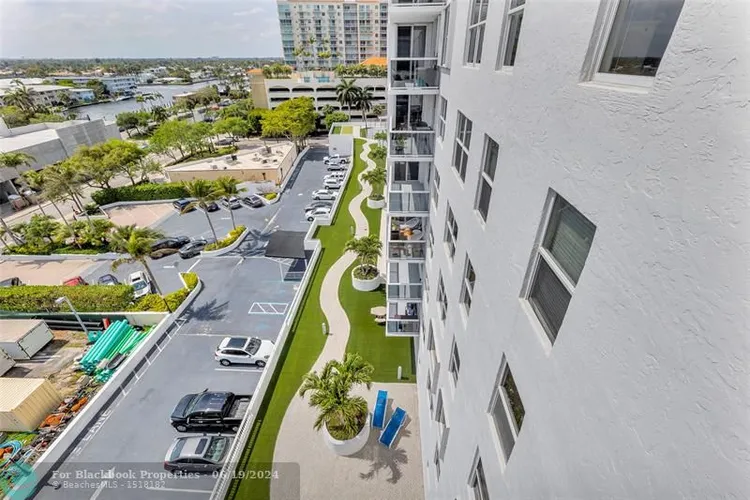 Berkley South #8G image #32