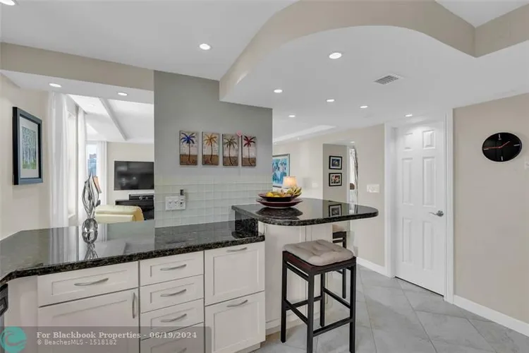 Berkley South #8G image #9