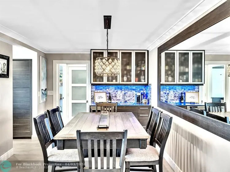 Vantage View #1705 image #12