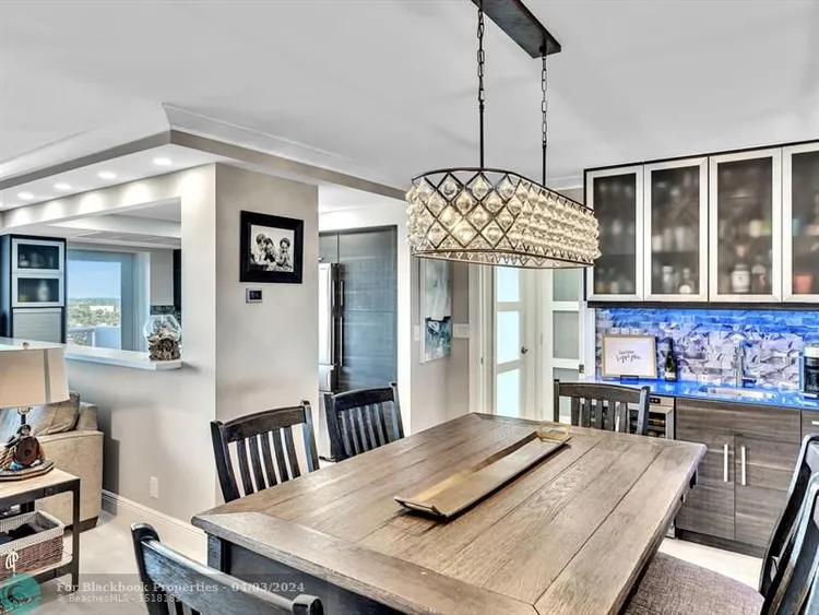 Vantage View #1705 image #13