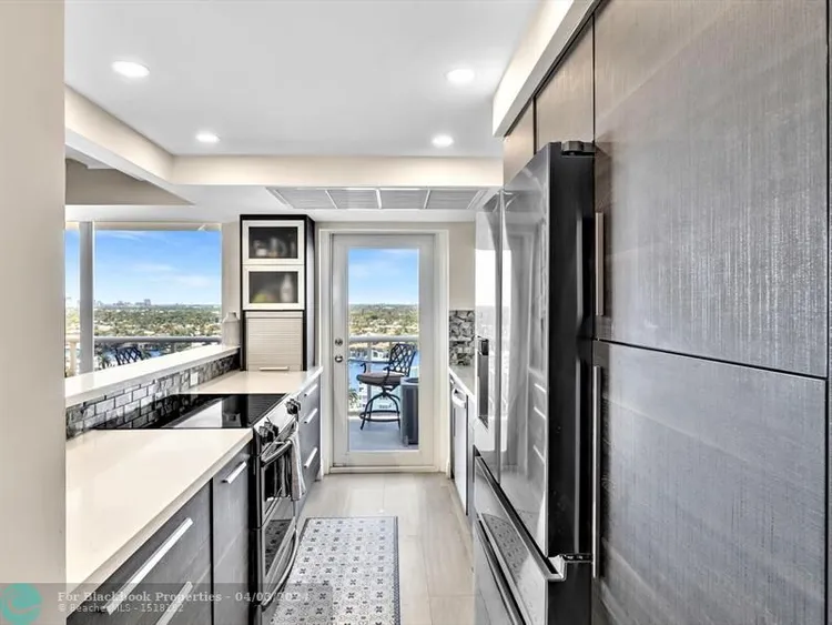 Vantage View #1705 image #22