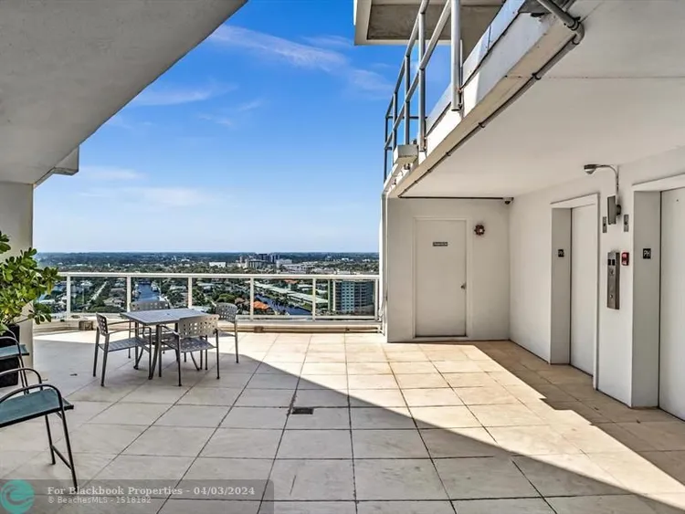 Vantage View #1705 image #35