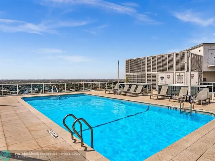 Vantage View #1705 image #36