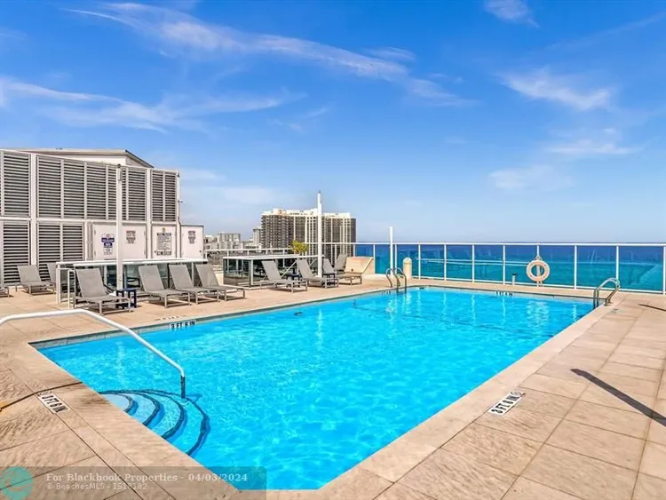 Vantage View #1705 image #37