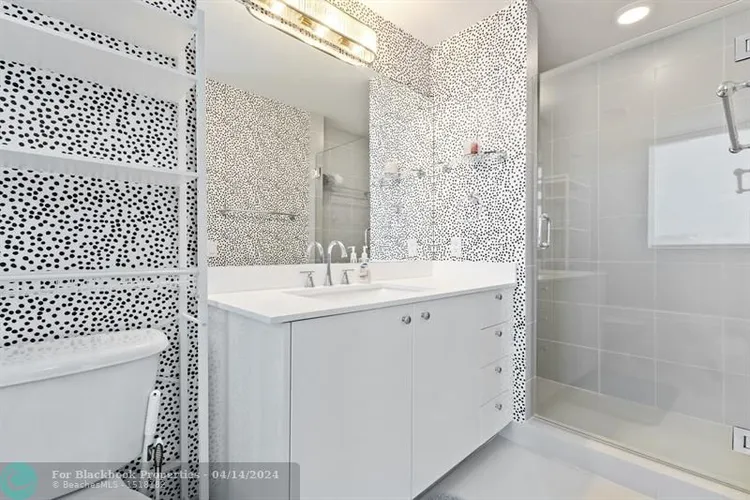 Infinity at Brickell #3800 image #17