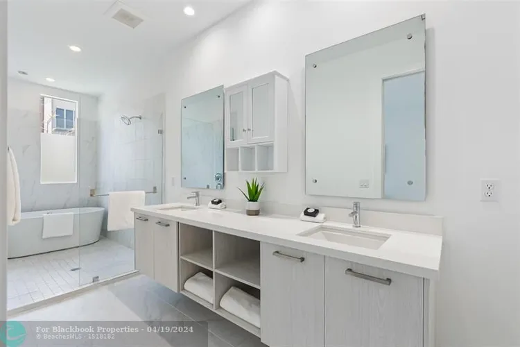 Galleria Lofts #101 image #15