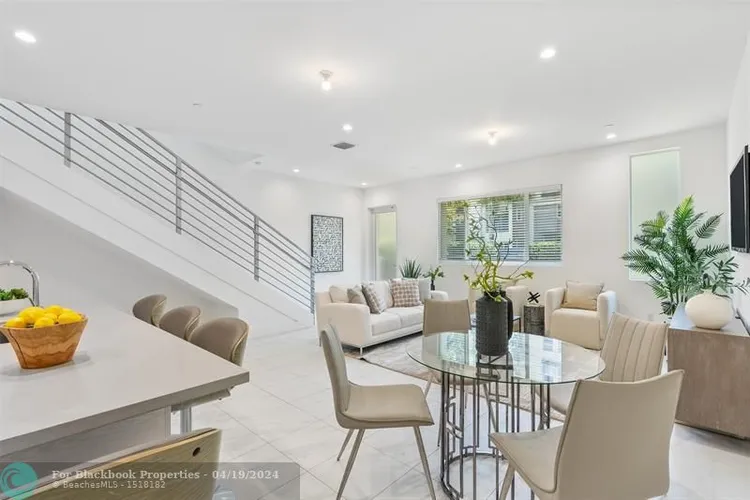 Galleria Lofts #101 image #7