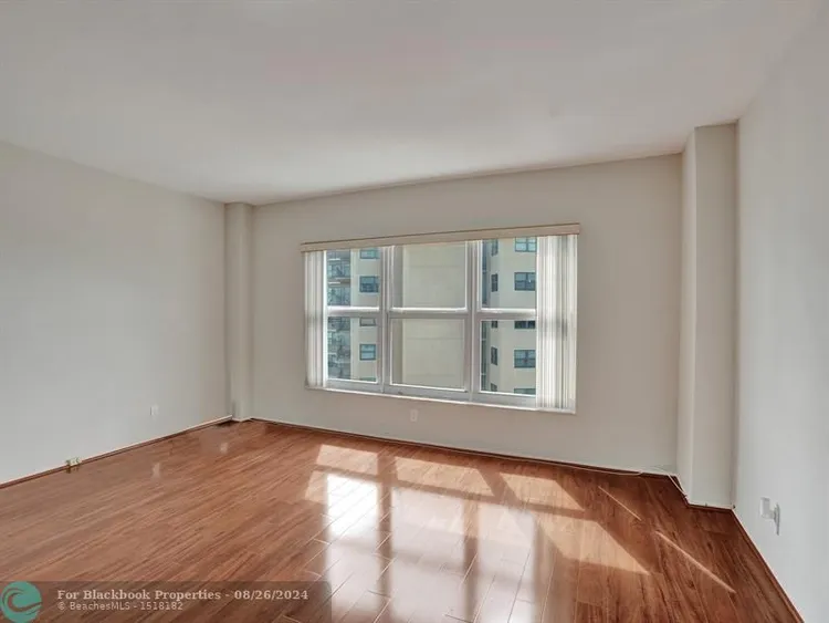 Regency Towers #1406 image #20