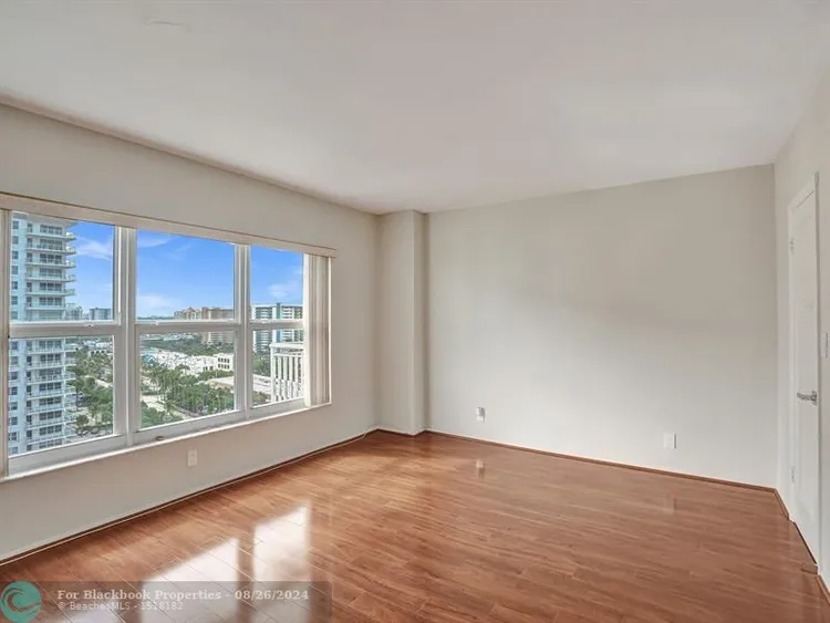 Regency Towers #1406 image #21