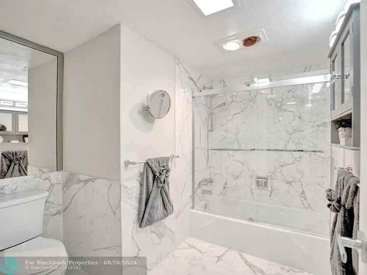 Regency Towers #1406 image #25