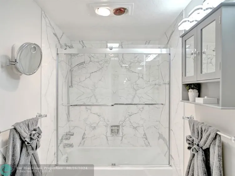 Regency Towers #1406 image #26