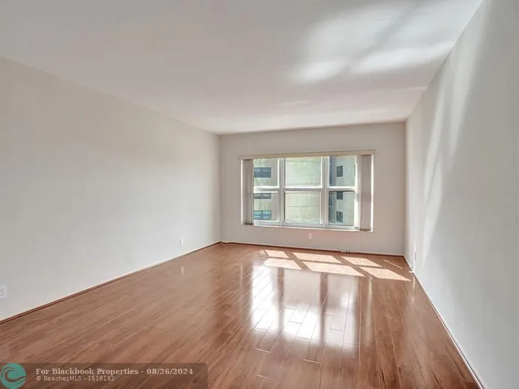 Regency Towers #1406 image #30