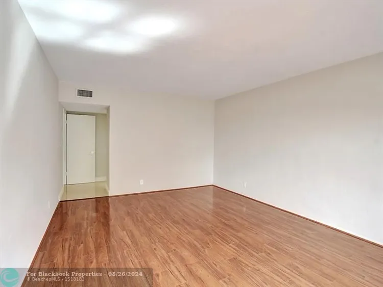 Regency Towers #1406 image #33