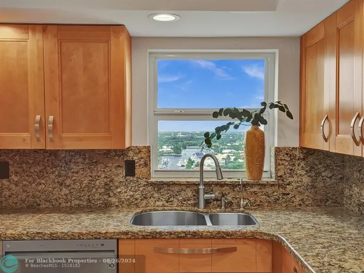 Regency Towers #1406 image #6