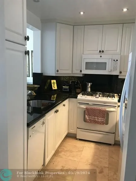 David William #906 image #11