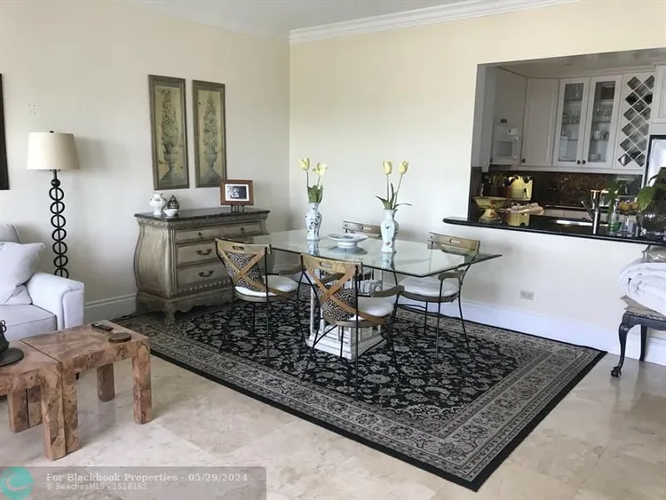 David William #906 image #6