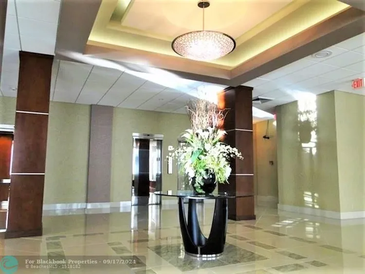 Galt Towers #10S image #36