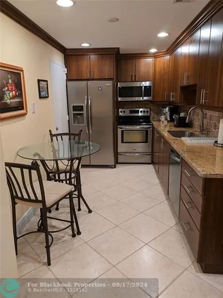 Galt Towers #10S image #7